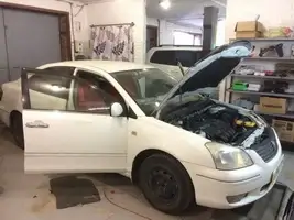 TOYOTA PREMIO 2003
